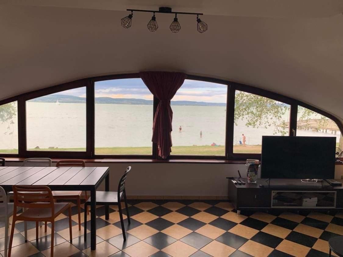 Szines Panoráma Apartman Balatonlelle Exterior foto